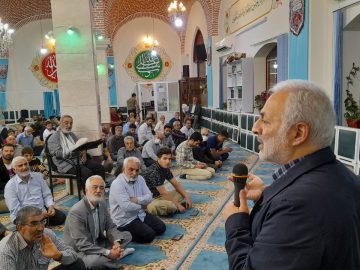 در جمع نمازگزاران مسجد حضرت بقیه الله (عج)