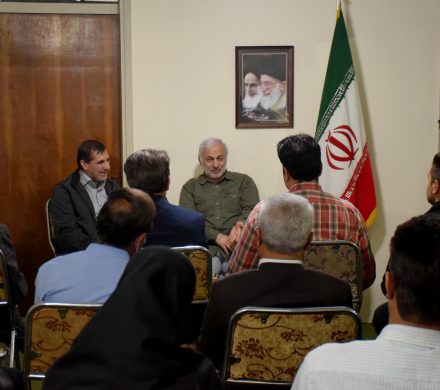 دیدار دکتر جلال زاده با کارگزاران بیمه روستایی و جمعی از کشاورزان