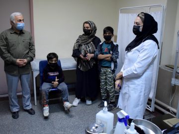 بازدید سرزده دکتر وحید جلال زاده از بخش کودکان بیمارستان شهید مطهری