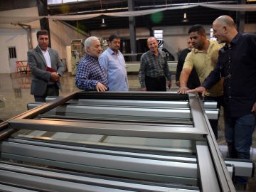 باید به مشکلات واحدهای تولیدی با فوریت رسیدگی شود.