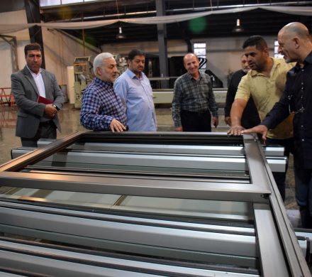 باید به مشکلات واحدهای تولیدی با فوریت رسیدگی شود.