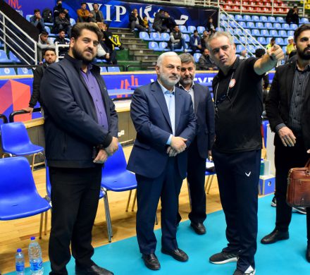 حضور دکتر وحید جلال زاده در جمع بازیکنان تیم والیبال شهرداری ارومیه