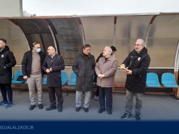 حضور در استادیوم تختی و تماشای بازی تیم های فوتبال نود ارومیه و ویستا توربین تهران