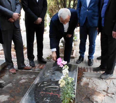 ادای احترام به مقام شامخ شهدا