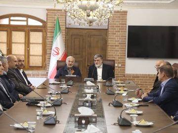 کمک ٣٠٠ میلیارد ریالی فعالین اقتصادی به مرکز درمان سرطان خیریه امید