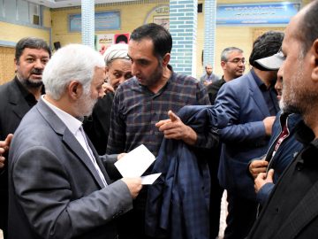 شرکت در نماز جمعه نوشین شهر دیدار و گفتگو با مردم