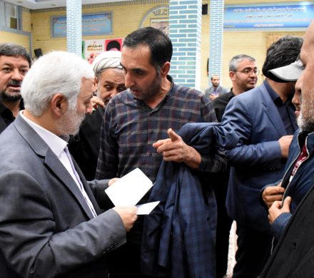 شرکت در نماز جمعه نوشین شهر دیدار و گفتگو با مردم