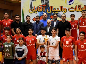 دیدار مرحله نهایی والیبال جام رمضان در کنار جوانان پر شور ارومیه