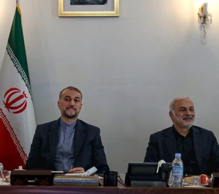 نشست مشترک رئیس و اعضای کمیسیون امنیت ملی و سیاست خارجی مجلس شورای اسلامی با وزیر امور خارجه، معاونین و مدیران ارشد این وزارتخانه