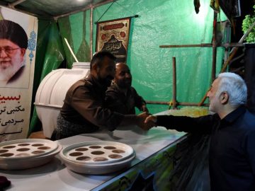 حضور در محل موکب شهدای بخش مرکزی در سه راه روستای رشکان