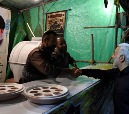 حضور در محل موکب شهدای بخش مرکزی در سه راه روستای رشکان