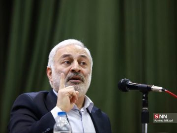 دانشجو عنصر بیداری و آگاهی است.