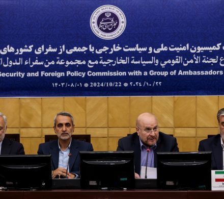 شرکت در نشست کمیسیون امنیت ملی و سیاست خارجی مجلس و سفرای کشورهای اسلامی با حضور دکتر قالیباف